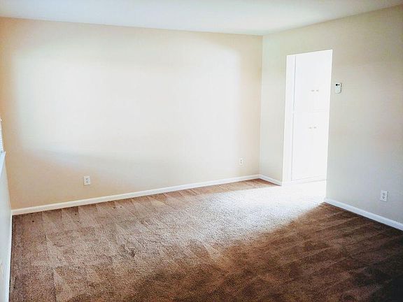 3rd image of 1215 Pedro St