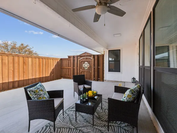 2155 Villa Pl #B, Carrollton, TX 75006