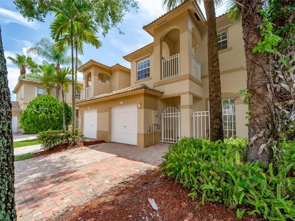 888 NW 170th Ter #888, Pembroke Pines, FL 33028