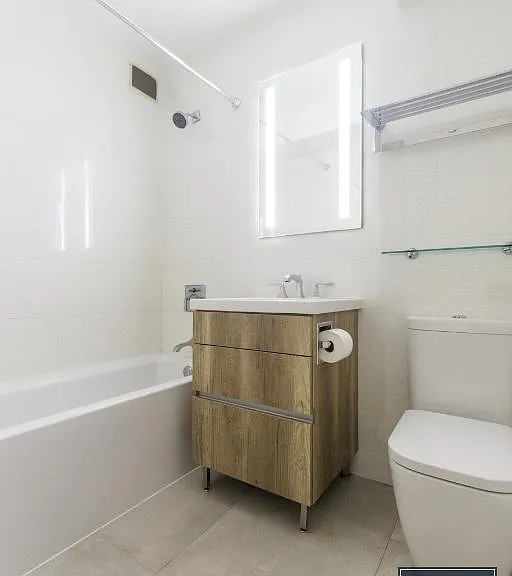 230 E 30th St #15D — Photo 6