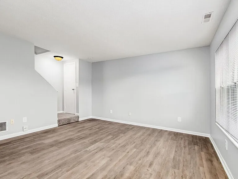 Edgemont Village — Photo 10