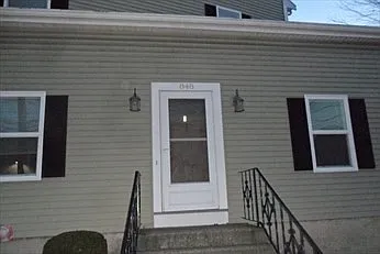2 bed, 1.0 bath, 900 sqft, $2,500 — Photo 2
