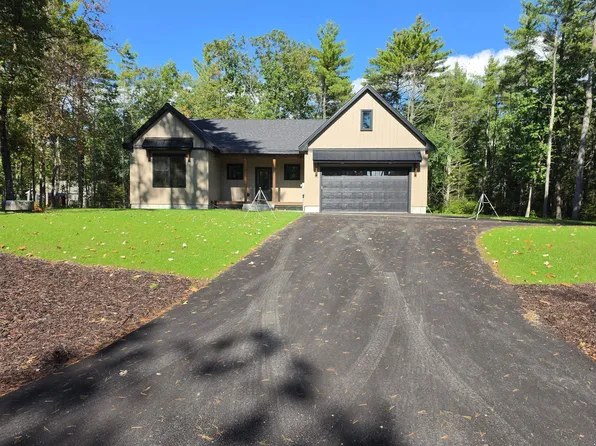 10 Winchester Lane, Tuftonboro, NH 03850