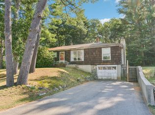 15 Mallett Drive, Topsham, ME 04086