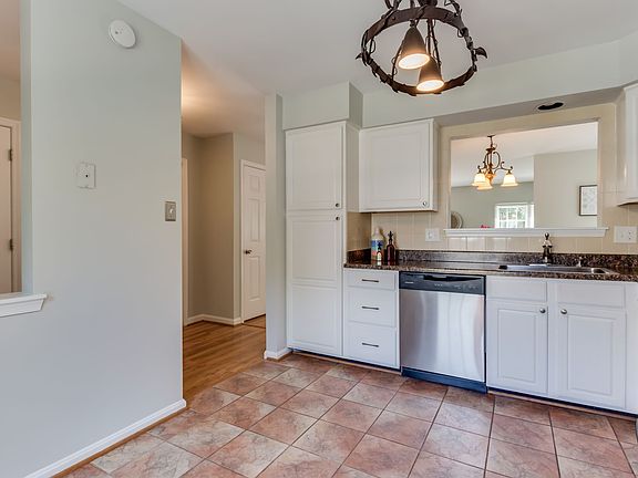 4th image of 14583 Granville Ln