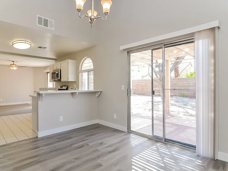 763 Butternut Ct — Photo 8