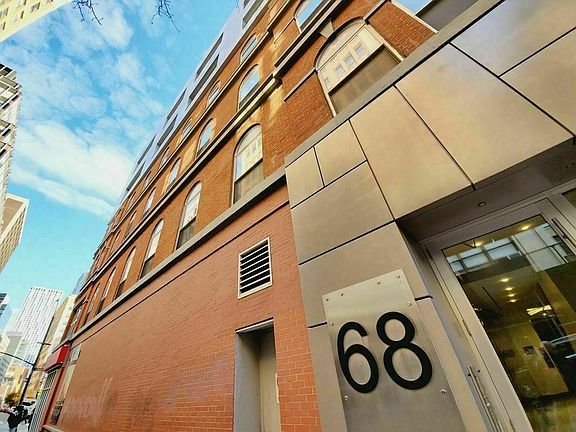 3rd image of 68 Livingston St #2F
