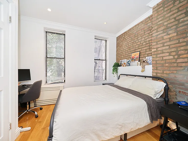 321 E 78th St #2D — Photo 6