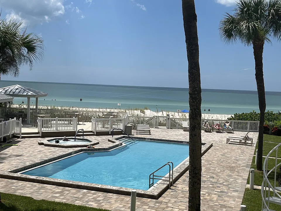 2504 Gulf Blvd #104