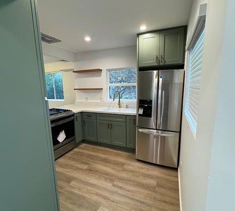 3rd image of 2120 W Avenue 33