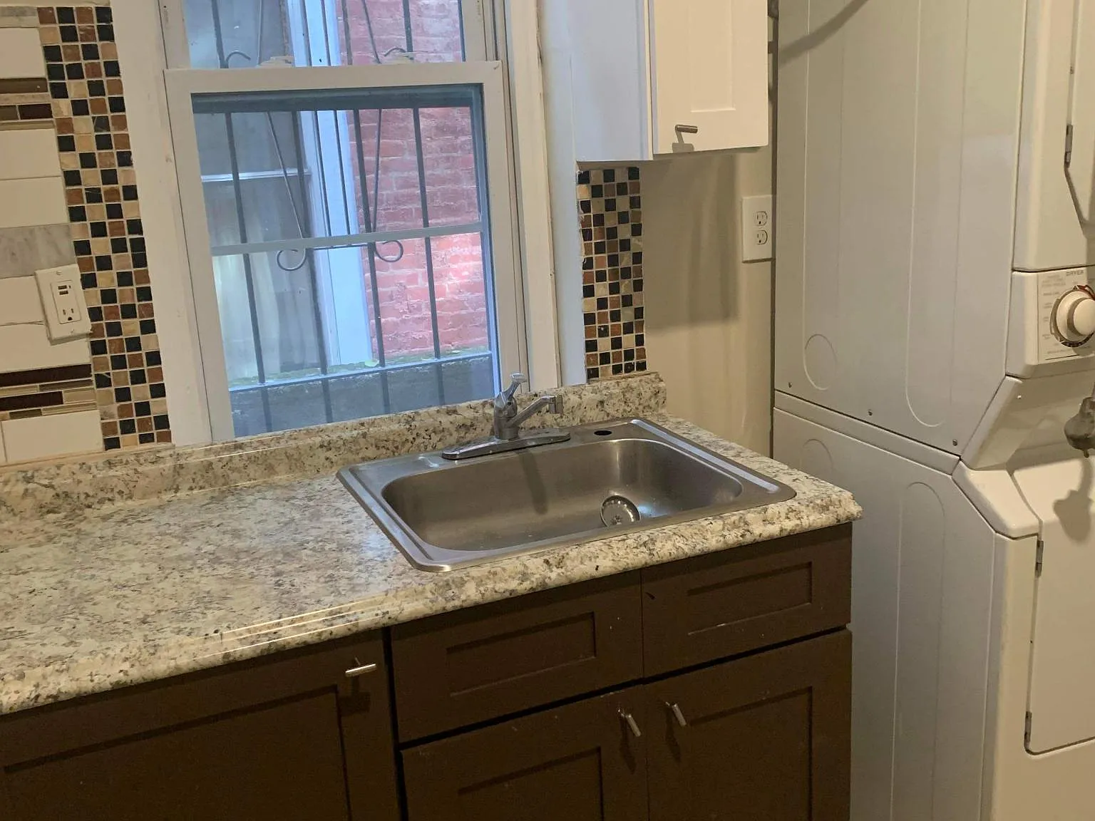 4 bed, 1300 sqft, $1,600 — Photo 2