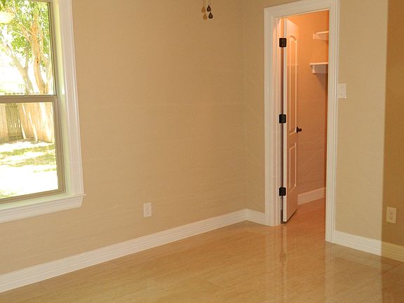 3rd image of 3703 Alexandria Dr