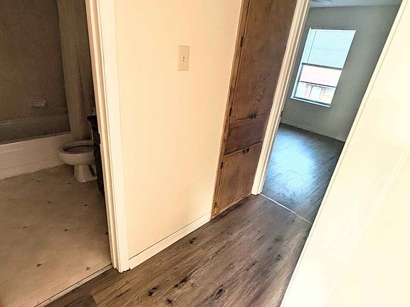 3rd image of 401 N 4th St APT E