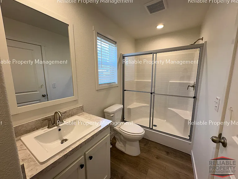 440 N Wilson Dr — Photo 10