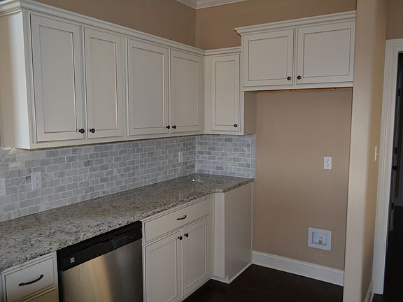 5th image of 594 Chateau Pointe Blvd