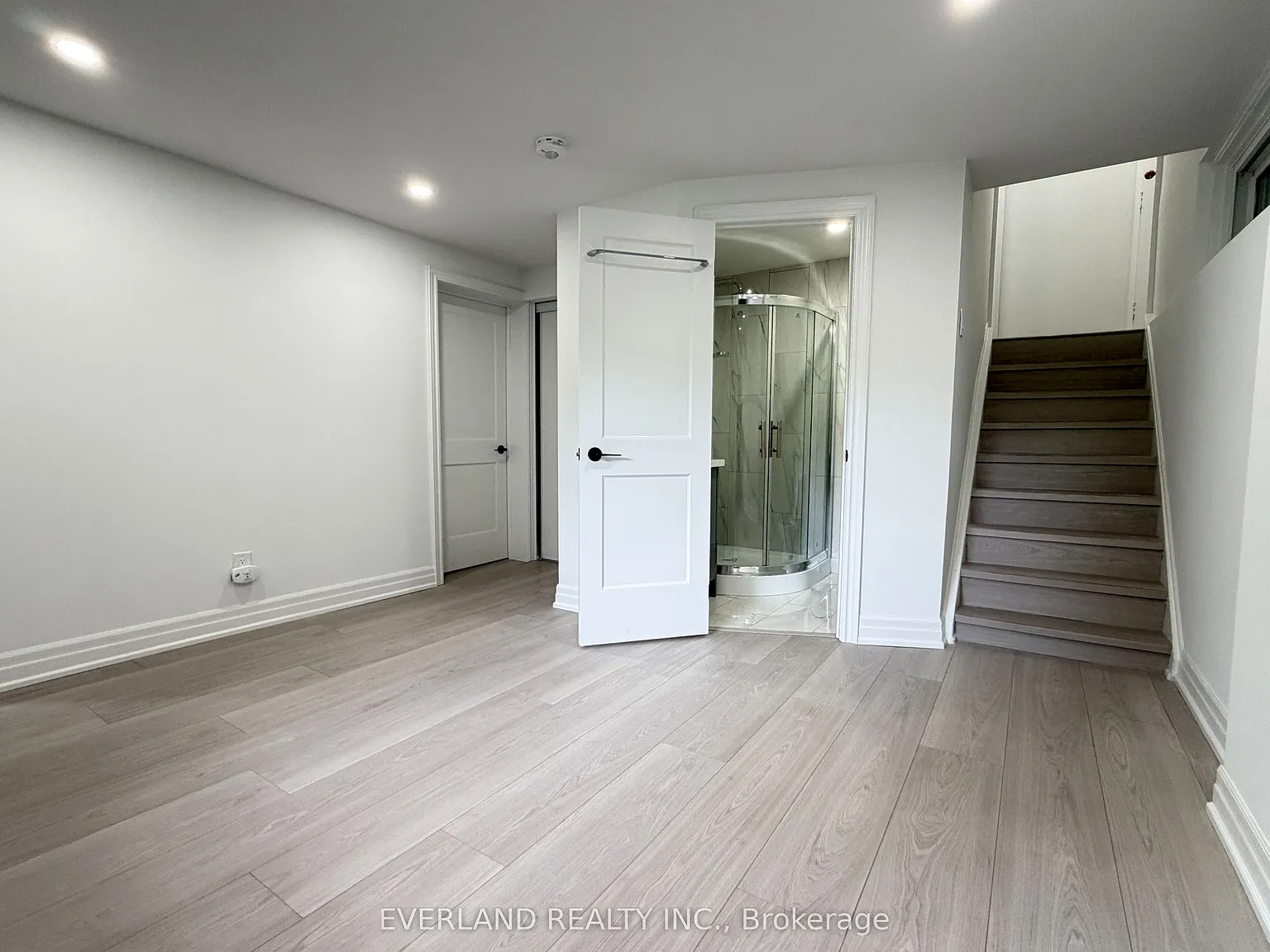 116 Sylvan Ave — Photo 2