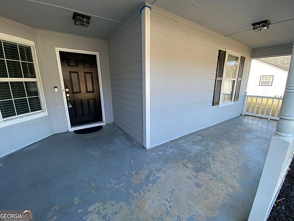 3rd image of 118 Hydrangea Rd