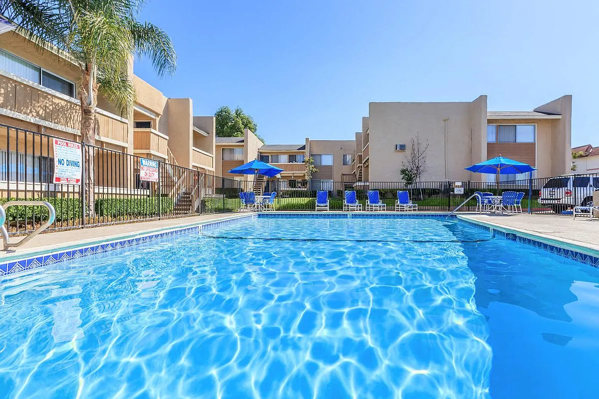 Vista Sun Apartments — Photo 1