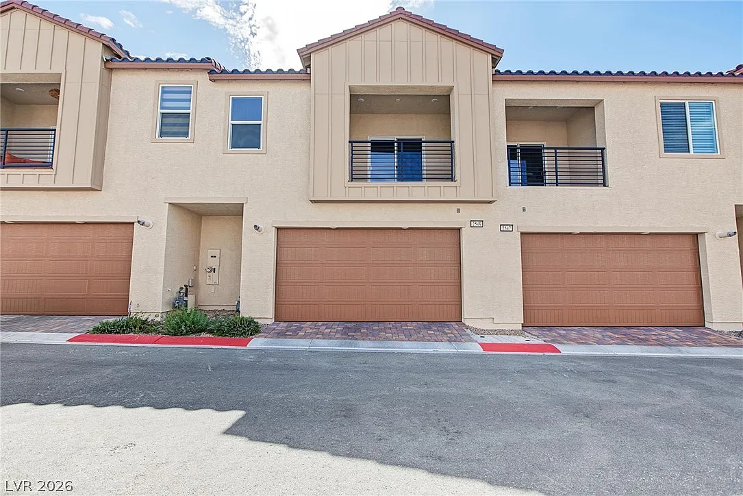 2 bed, 2.5 bath, 1890 sqft, $3,000 — Photo 1
