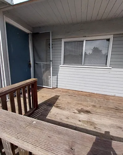 240 River St Photo 1