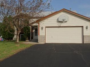 1366 Primrose Ln, Shakopee, MN 55379