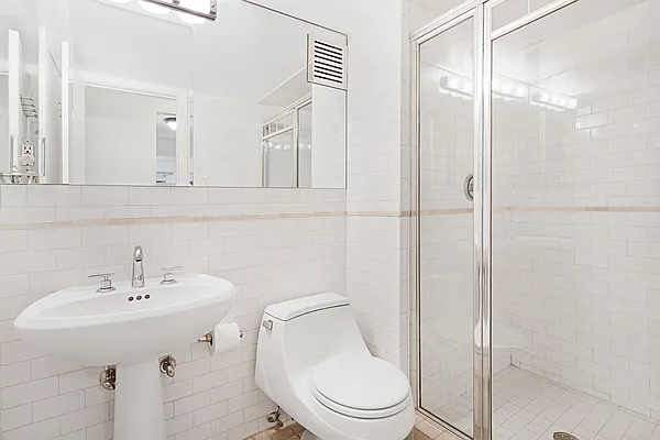 Rented by Compass | media 7