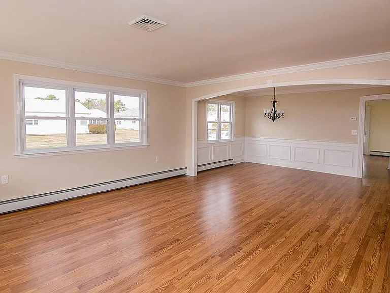 240 Cabrillo Blvd — Photo 3
