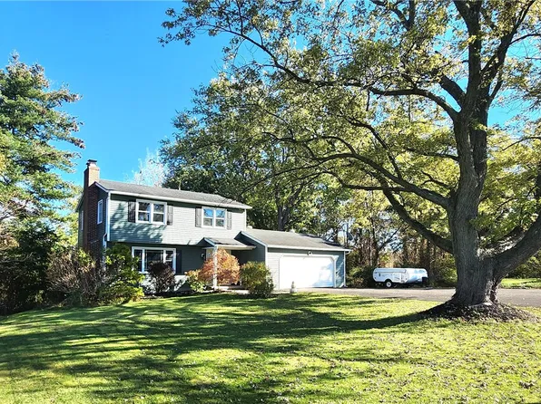 2892 Ontario Center Rd, Walworth, NY 14568
