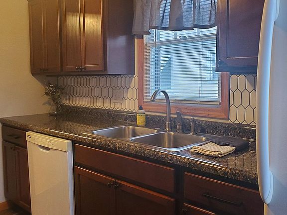 Kitchen with dishwasher 