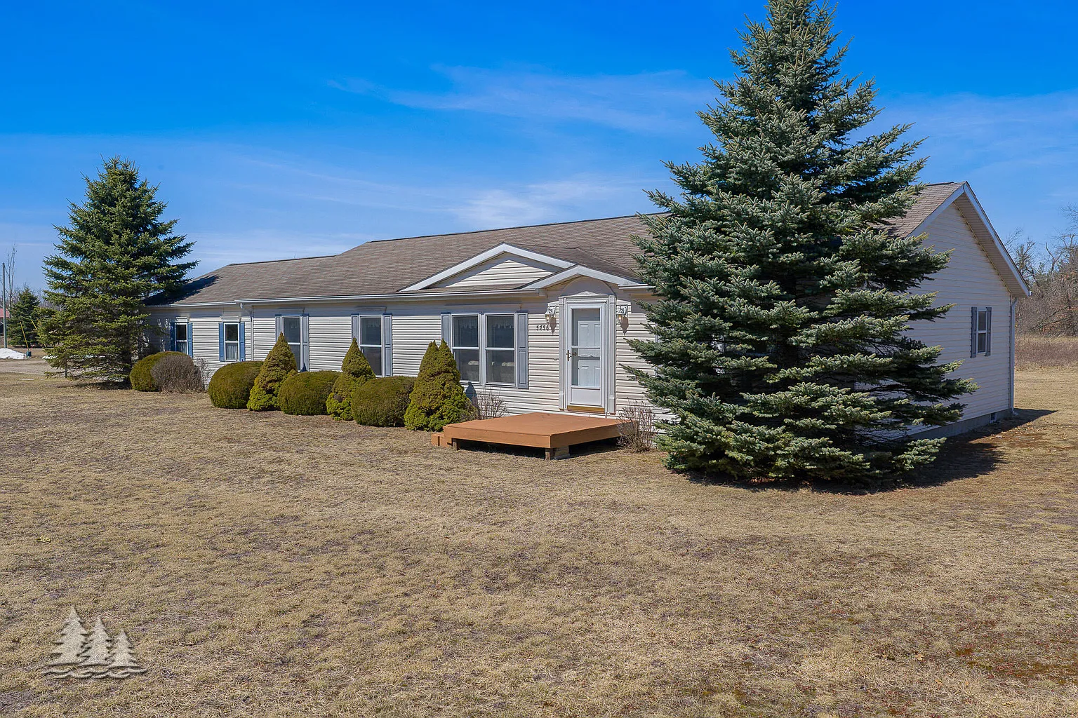 5756 County Road 612 photo 1