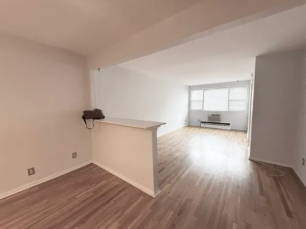 31-27 37th Street image 2 of 11