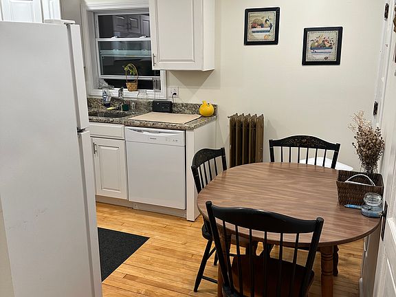 5th image of 14 Goodwin Ave Floor 2