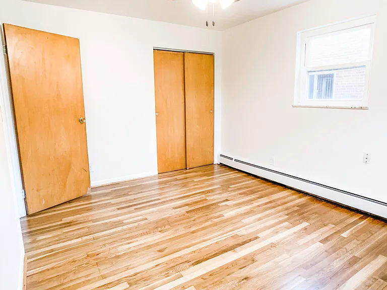 Large Bedroom #4