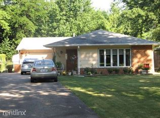 1016 Lakewood Dr, Bartlett, IL 60103