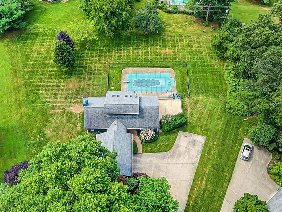 4th image of 1794 Pleasantview Dr NE