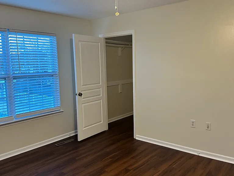 5804 Echingham Dr — Photo 10