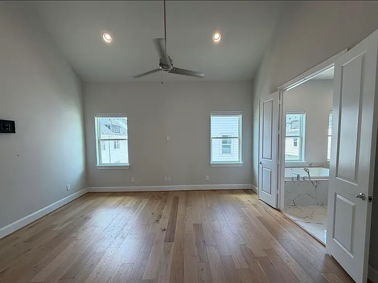 829 Cage St — Photo 2