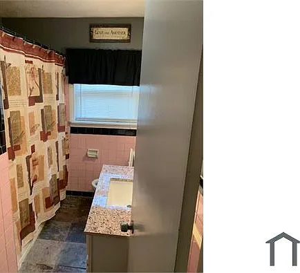 1660 Roberts St SW — Photo 6