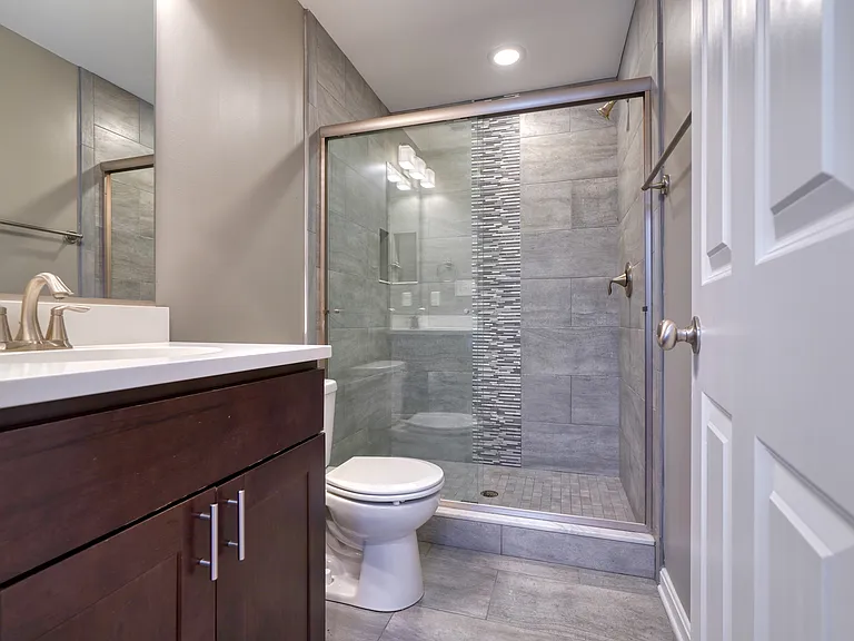 64 E Heath St — Photo 14