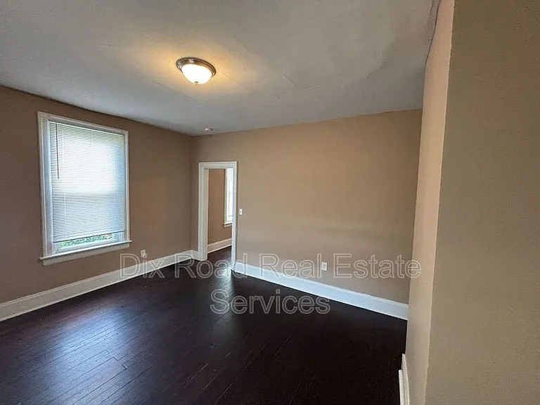 332 Hudson Ave — Photo 12