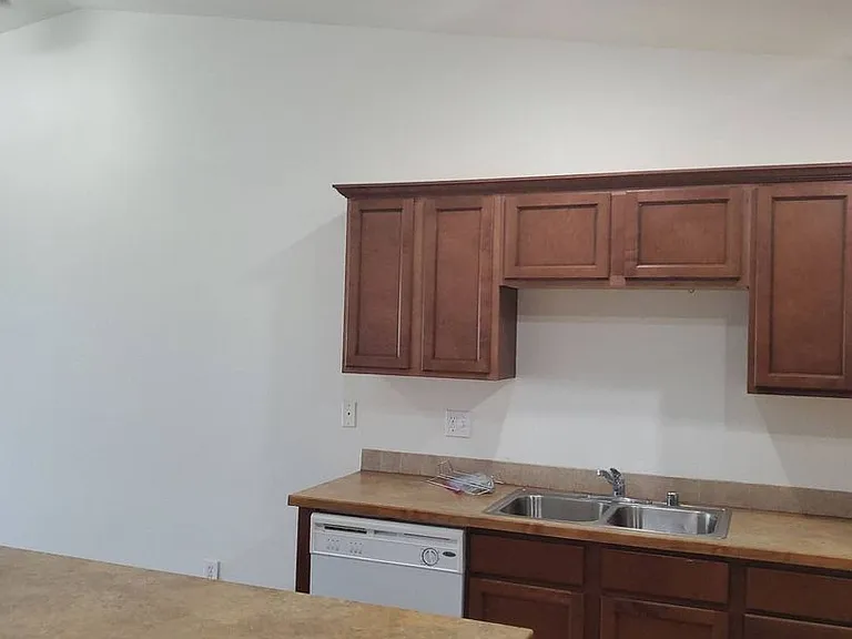 1216 W Franklin St — Photo 4