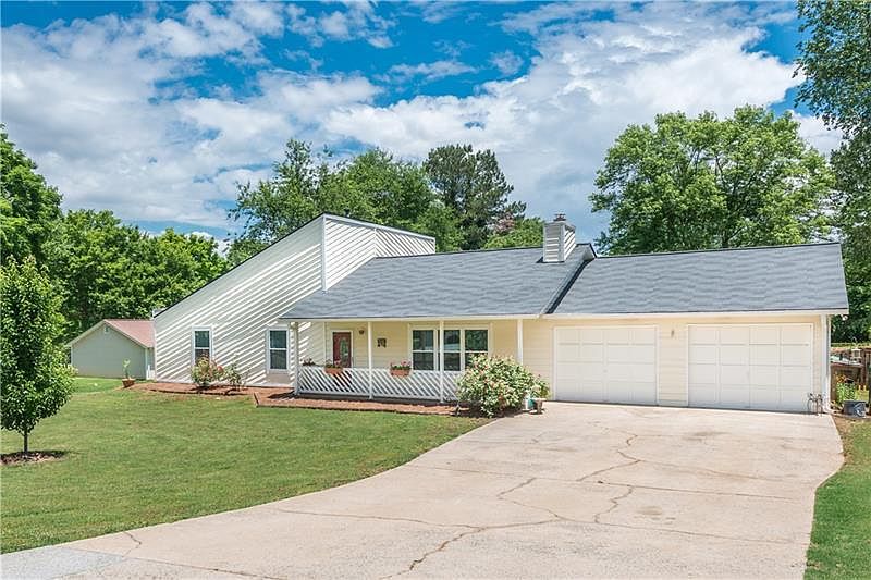 1st image of 2606 Morgan Lake Dr NE