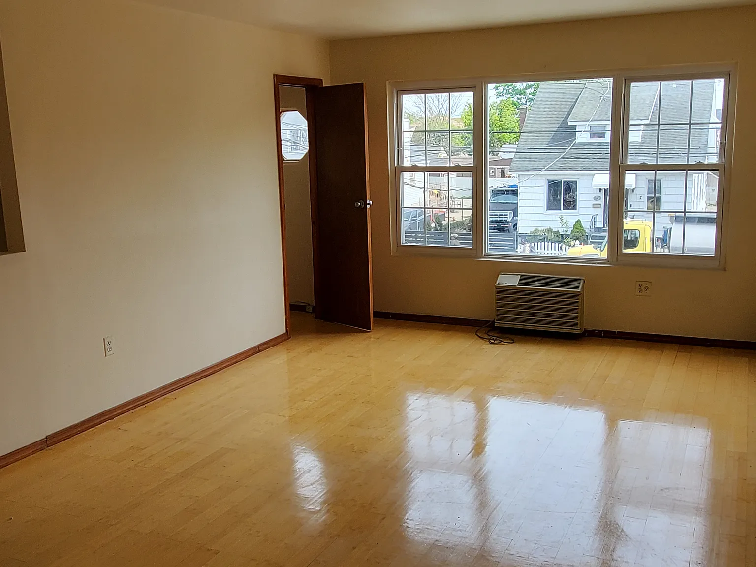 120th Ave, Saint Albans — Photo 2