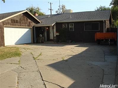 1st image of 833 Marigold St