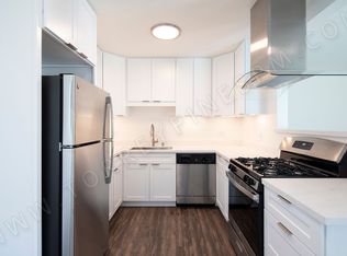Perfectly Located 2BR in Crown Point Area with Parking!, San Diego, CA 92109