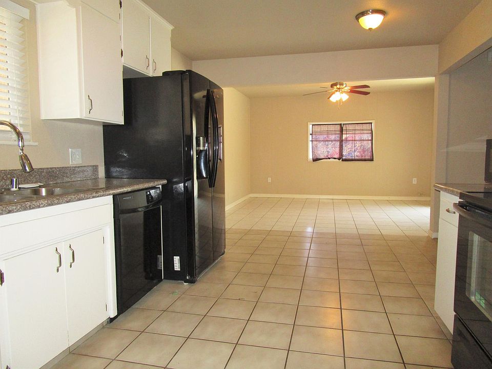 1st image of 135 E Encore Dr