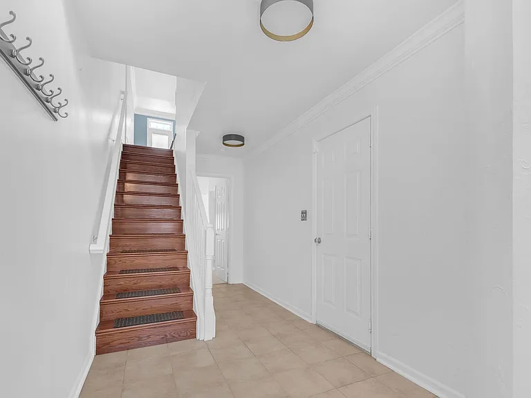 5937 Kirkcaldy Ln — Photo 4