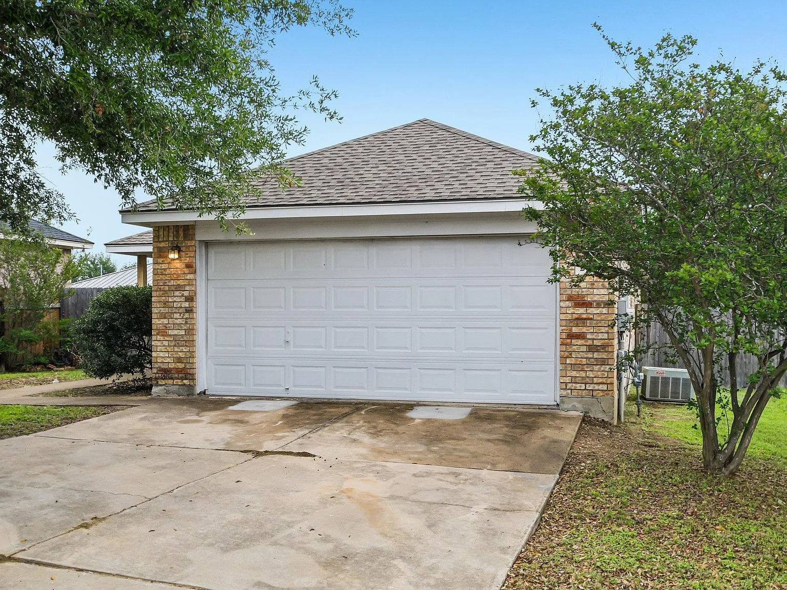 3 bed, 2.0 bath, 1663 sqft, $1,730 — Photo 3
