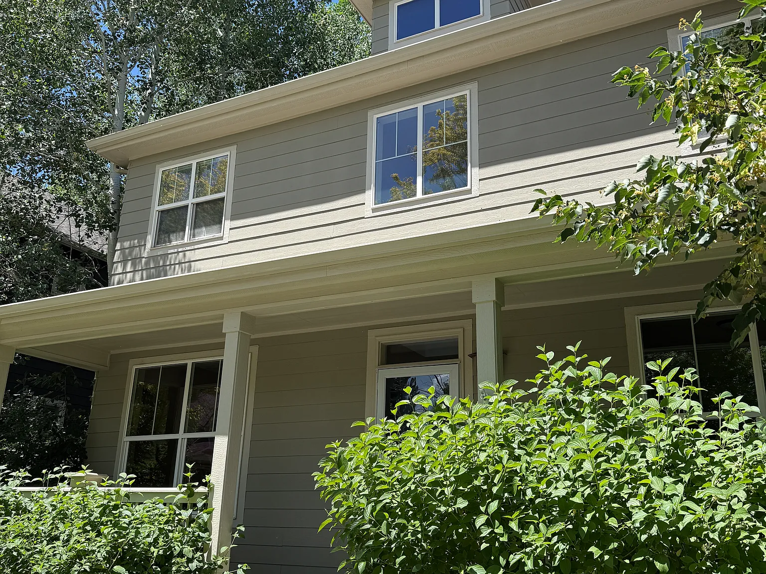 4 bed, 3.5 bath, 3233 sqft, $5,200 — Photo 3