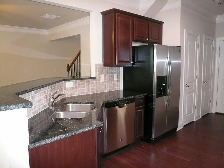 780 Duberry St — Photo 6